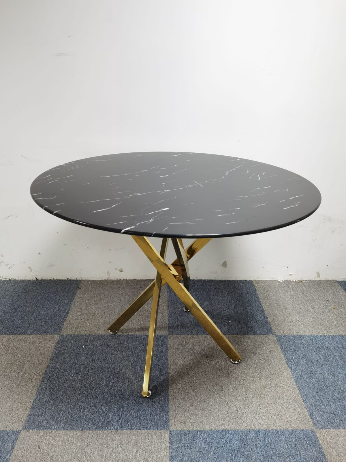 Table à manger Olivia ronde transparent pied chrome